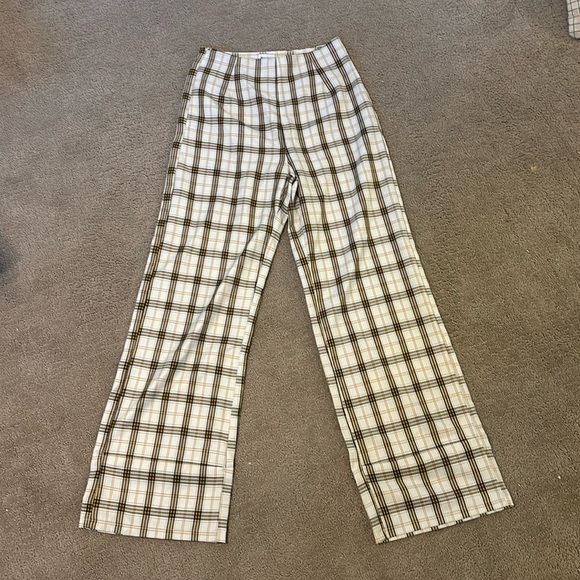 Size 0 yellow checkered wide leg princess polly pants. - Picture 6 of 8